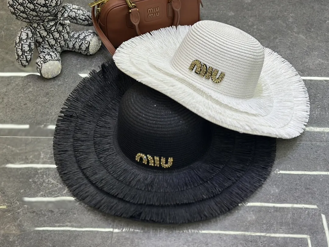 Miumiu 爆款裙边大檐帽