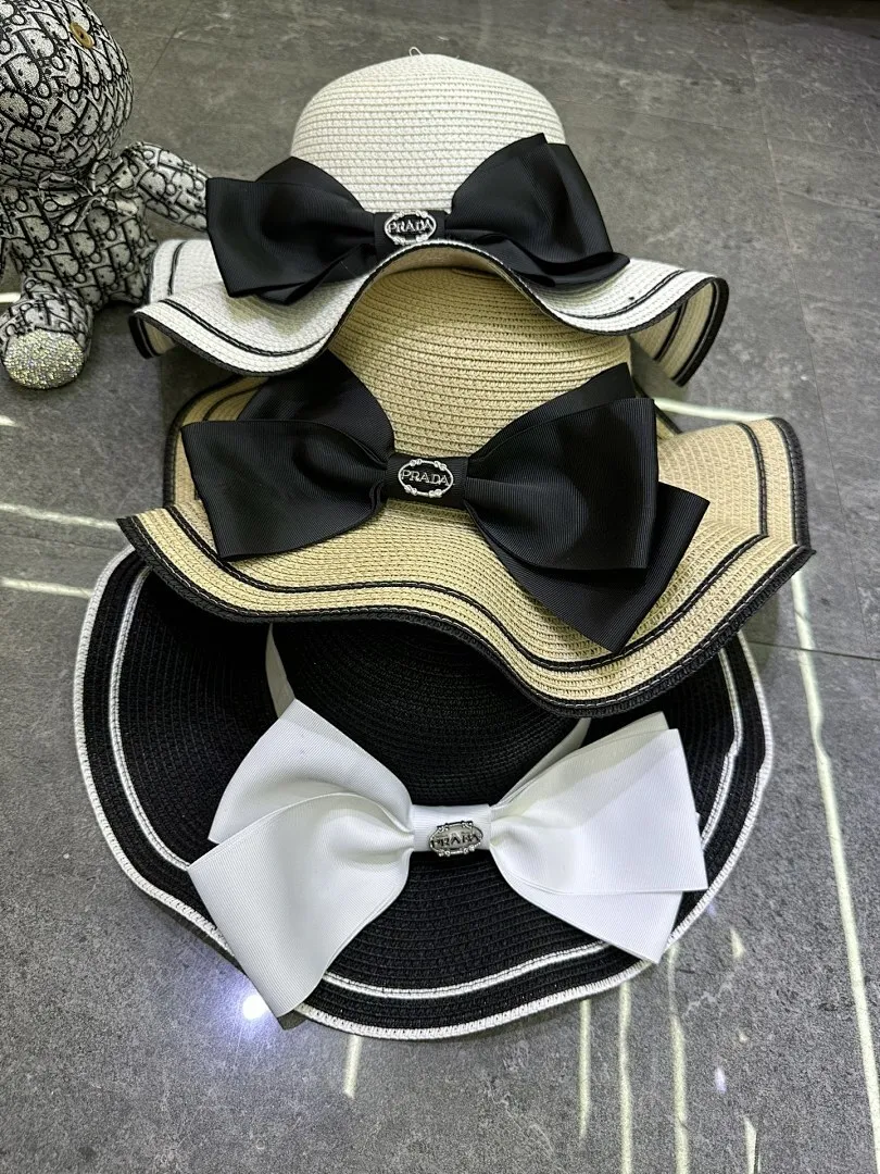 普拉达 爆款蝴蝶结