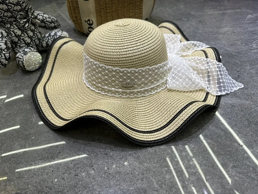 普拉达爆款蕾丝波浪边大檐帽