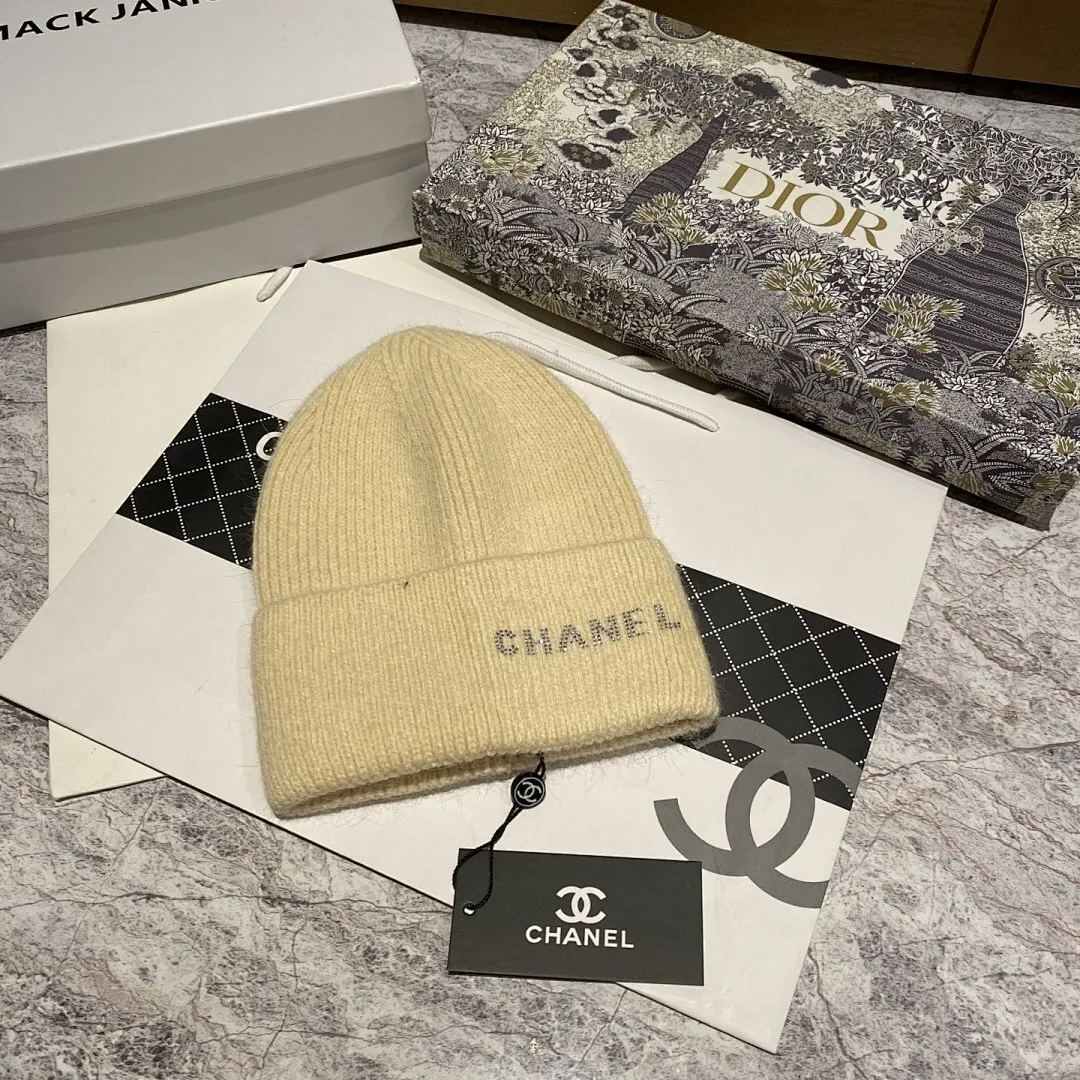 CHANEL 兔毛针织帽