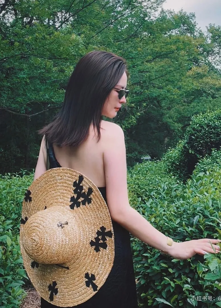 跑量🉐115 定制款，不退换！ 上新ꫛꫀꪝ ❥—— 🆕超赞克罗心十字架麦秆草大边盆帽 🪄少量现货 赶快报单 🖤出游度假拍照必备单品 📸超级出片