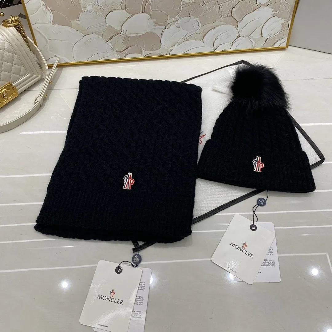 Moncler蒙口 麻花羊绒针织帽(狐狸毛球)+围巾🧣