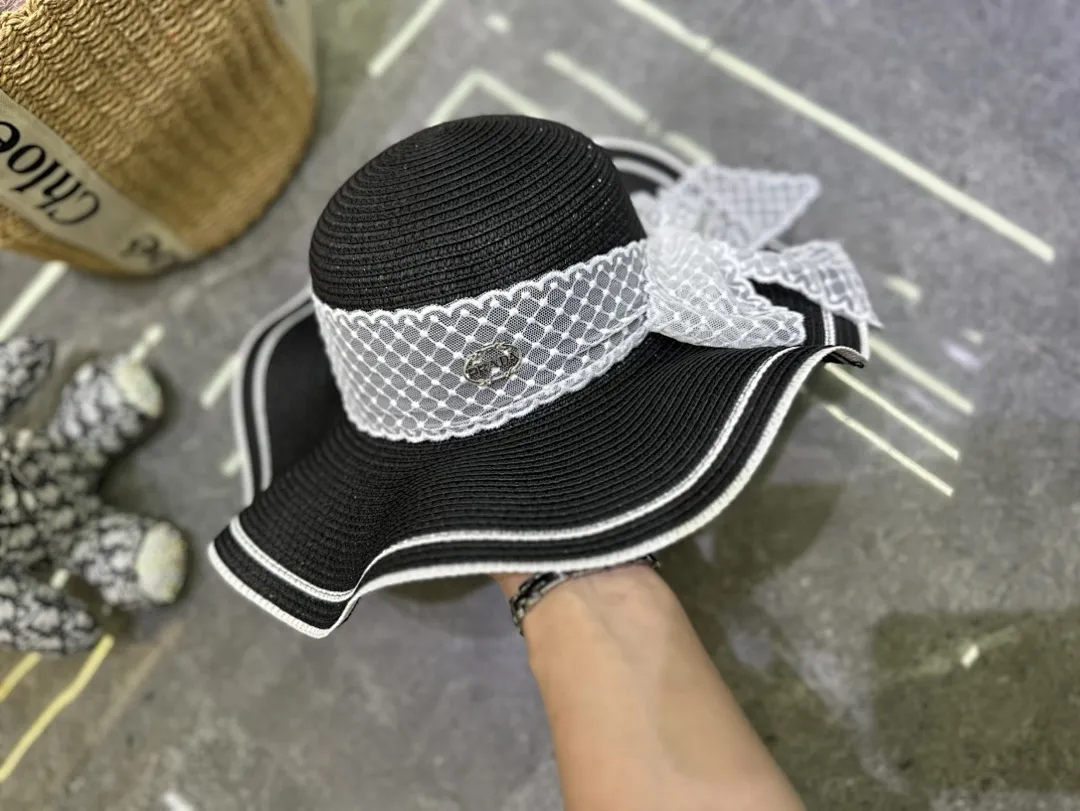 普拉达爆款蕾丝波浪边大檐帽
