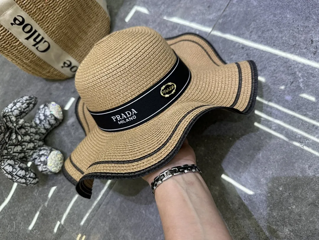 普拉达爆款蕾丝波浪边大檐帽