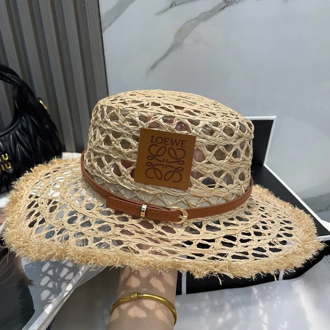 罗意威新款大檐遮阳防晒草帽 炎炎夏日出街必备防晒单品， 海边约起也妥妥滴，透气棉四季可佩戴
