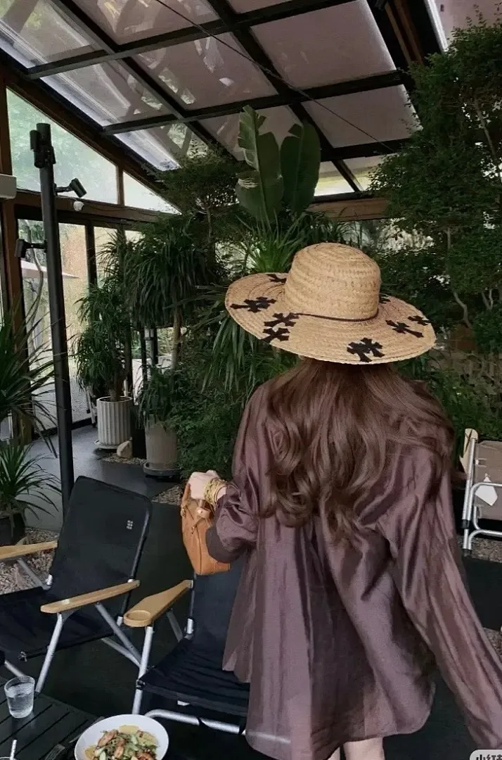 跑量🉐115 定制款,不退换! 上新ꫛꫀꪝ ❥—— 🆕超赞克罗心十字架麦秆草大边盆帽 🪄少量现货 赶快报单 🖤出游度假拍照必备单品 📸超级出片