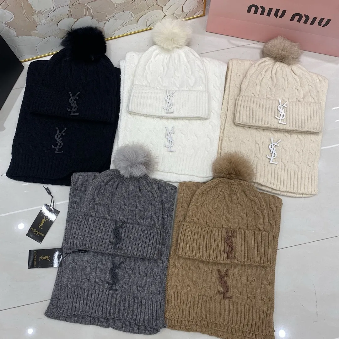 YSL 羊绒套装：围巾🧣/羊绒针织帽+狐狸毛球