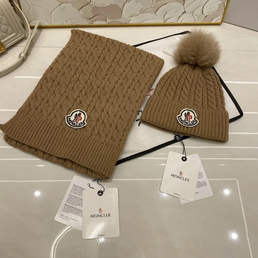 Moncler蒙口 麻花羊绒针织帽(狐狸毛球)+围巾🧣