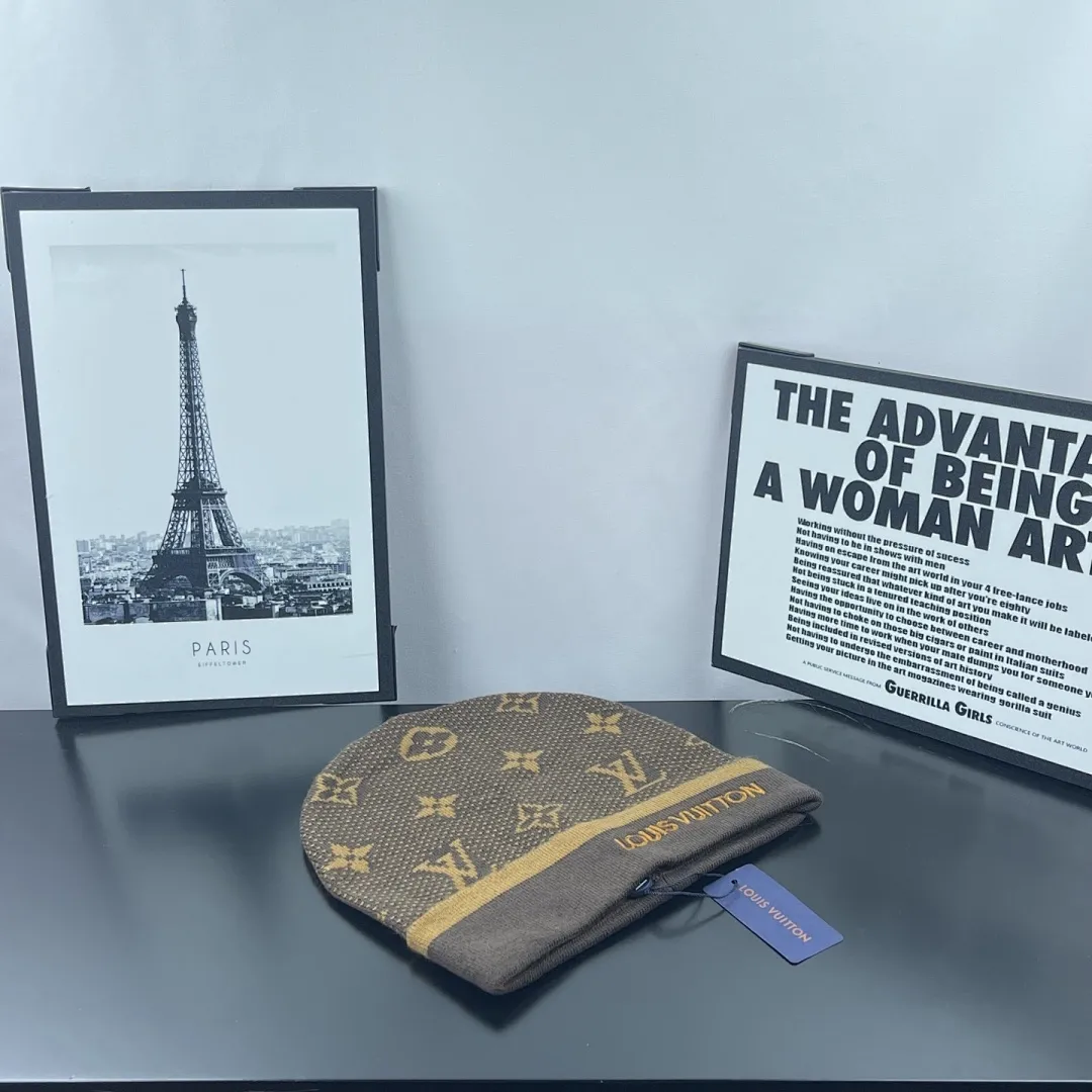 L家 【羊毛套装帽子-帽子➕围巾】经典套装帽子！成分：70%羊毛➕30%兔毛。