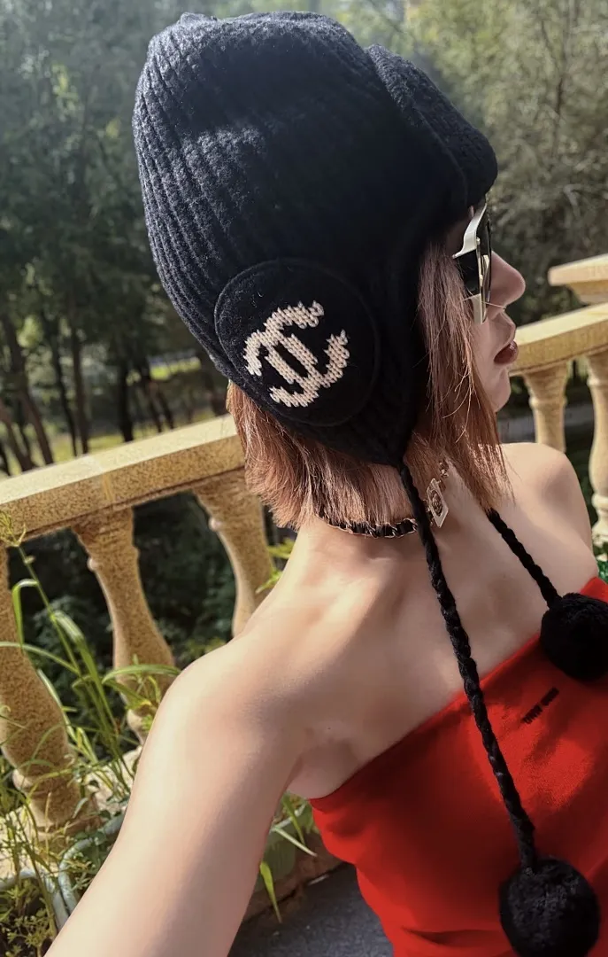 🆕出货出货 ❄️25小香秋冬新款珍珠护耳帽 ✨爆款超级百搭 🔥秋冬必备单品齐色出货 🛒白色 黑色