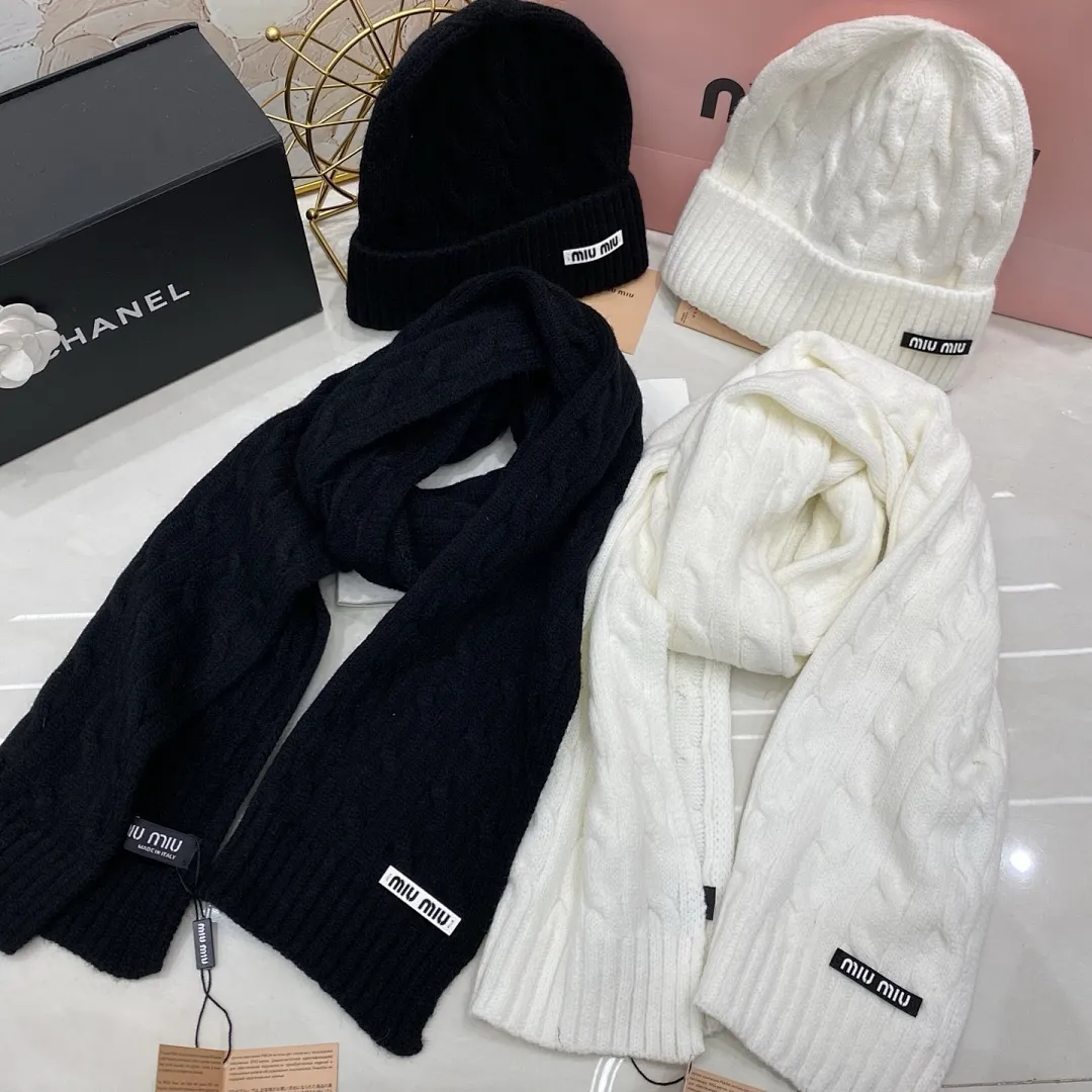 MIU MIU 两件套 羊绒针织帽+围巾