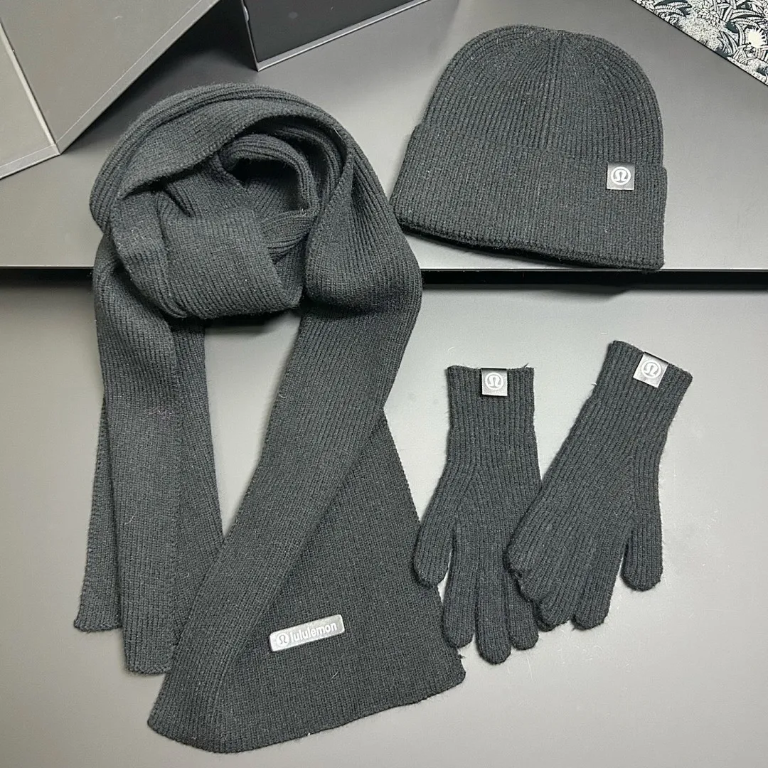 露露LuLu 冷帽+围巾+手套 三件套✈️