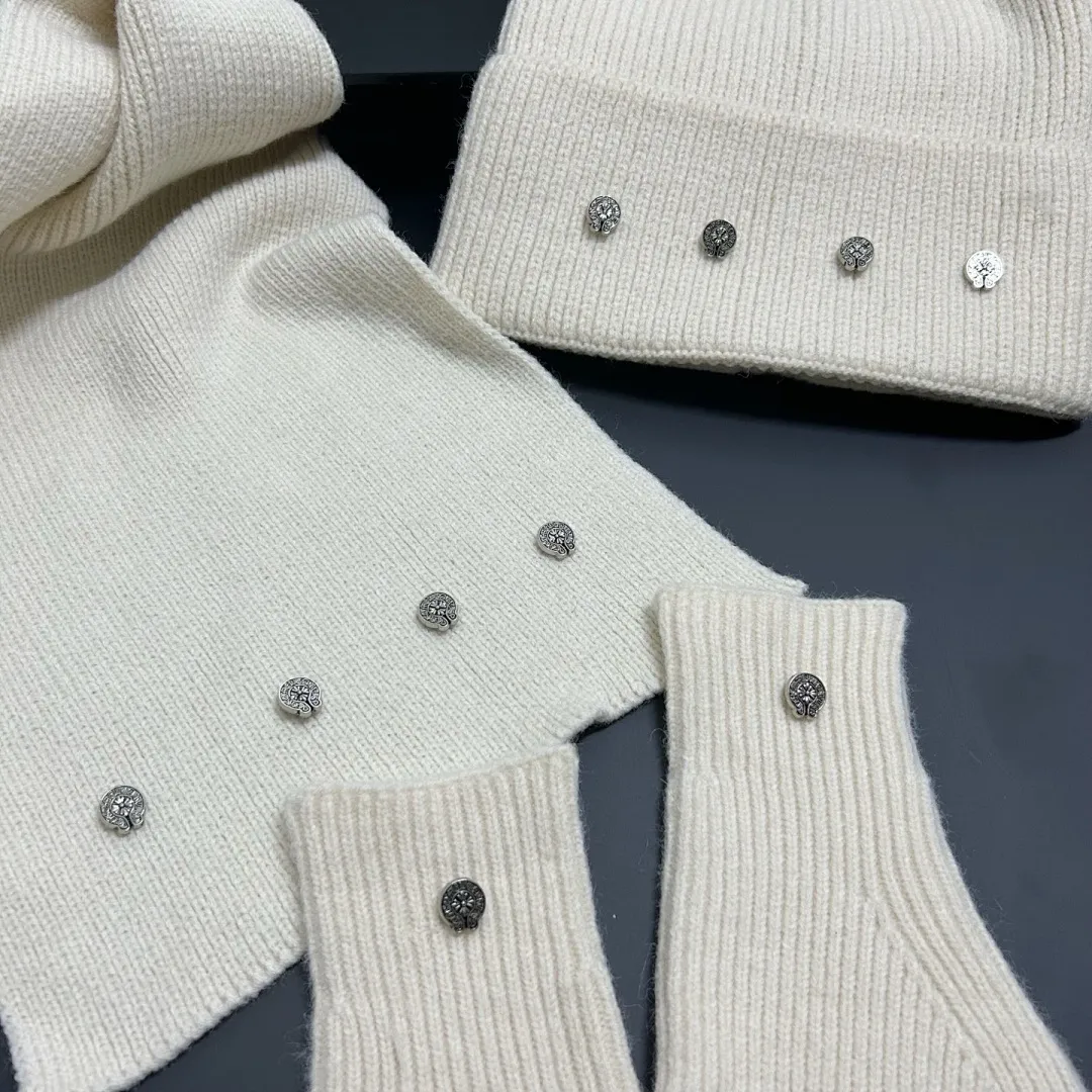 克罗❤️ 冷帽+围巾+手套 三件套