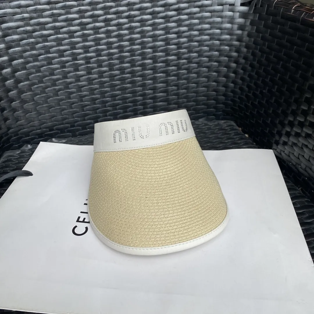 MiuMiu 新款空顶帽