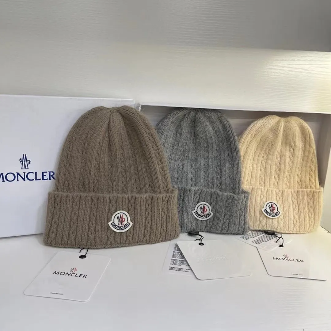 MONCLER 兔毛麻花针织帽