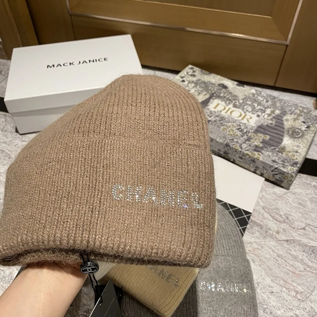CHANEL 兔毛针织帽