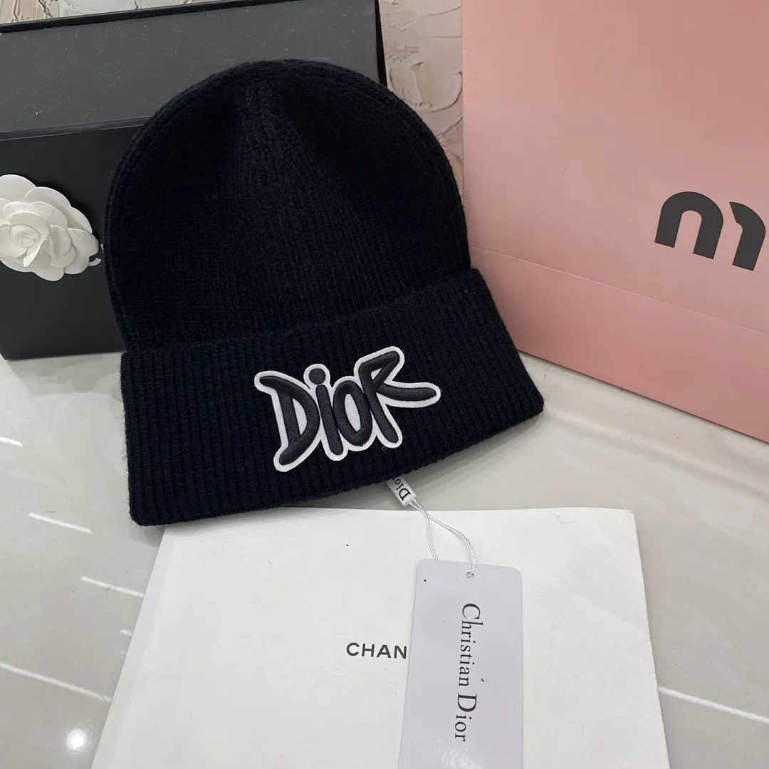 Dior 羊绒针织帽