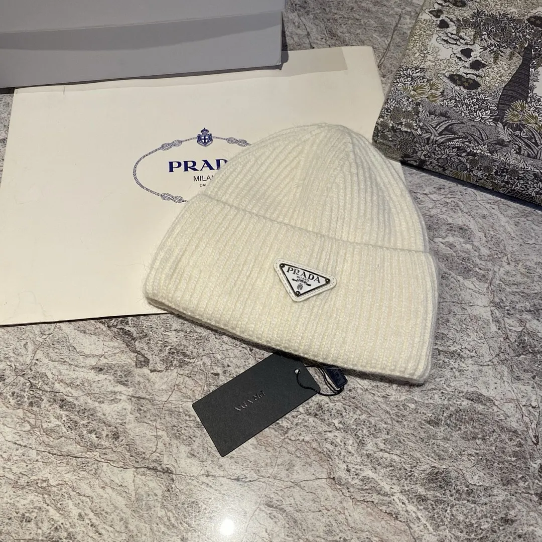 PRADA 兔毛针织帽