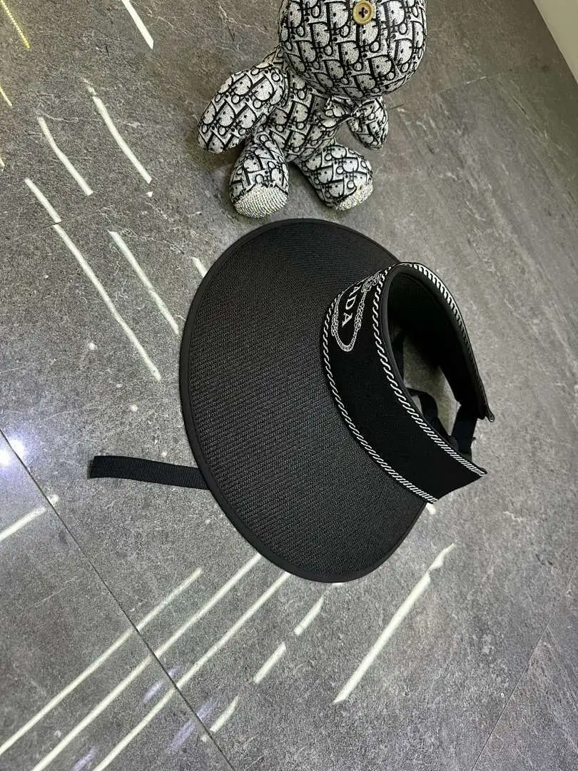 普拉达超大檐空顶帽