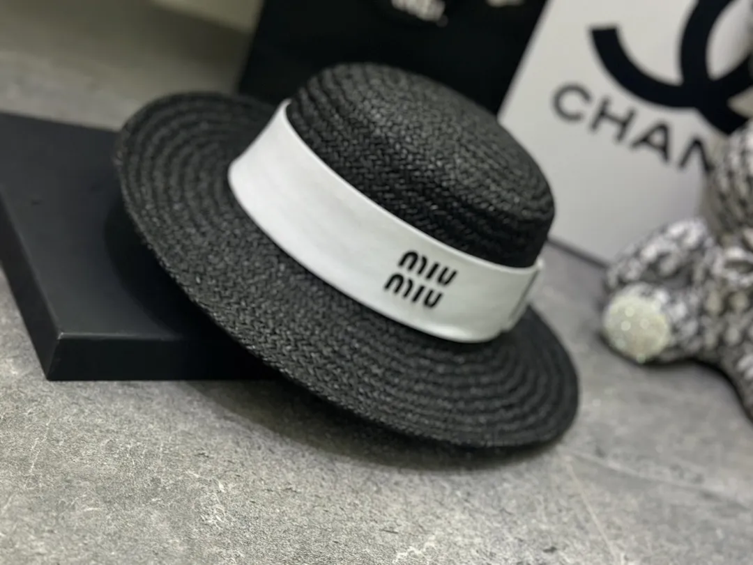 Miumiu 拉菲草平顶帽