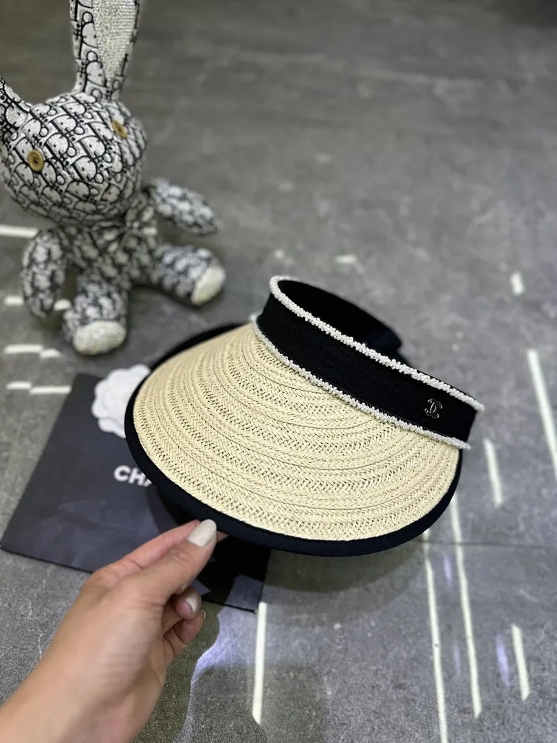 香奈儿爆款空顶帽👒👒超大檐黑胶防晒设计.🔥🔥🔥
