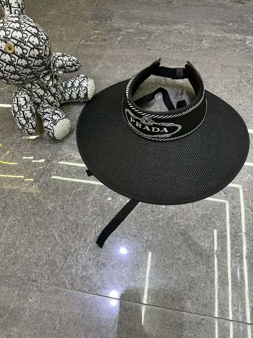 普拉达超大檐空顶帽