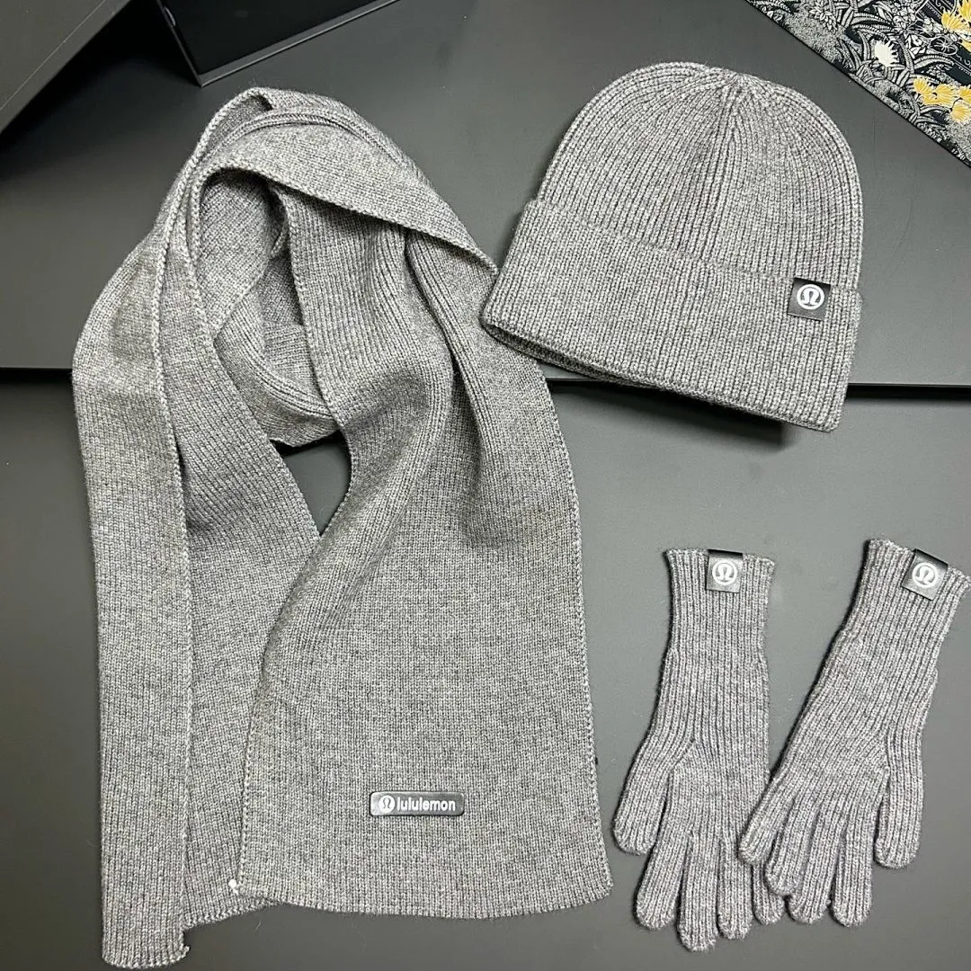 露露LuLu 冷帽+围巾+手套 三件套✈️