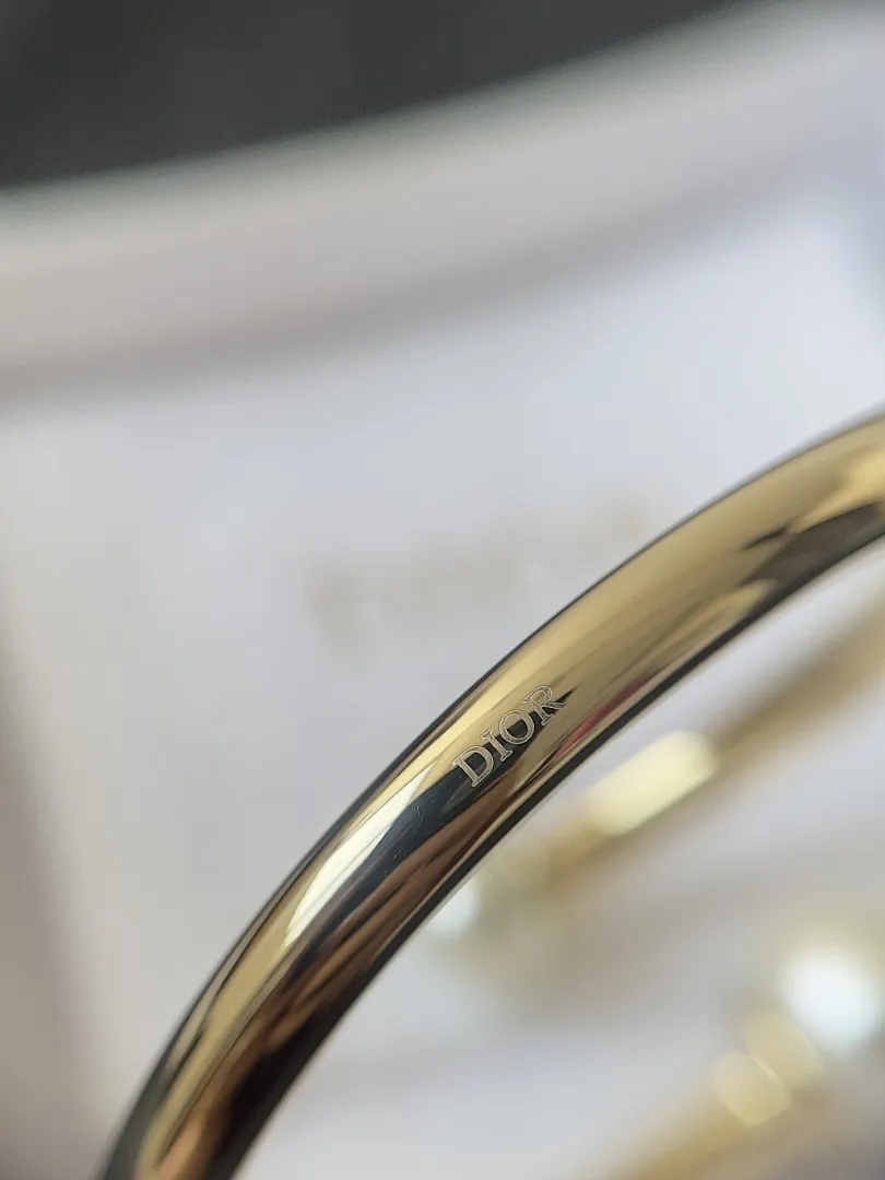 DIOR 032