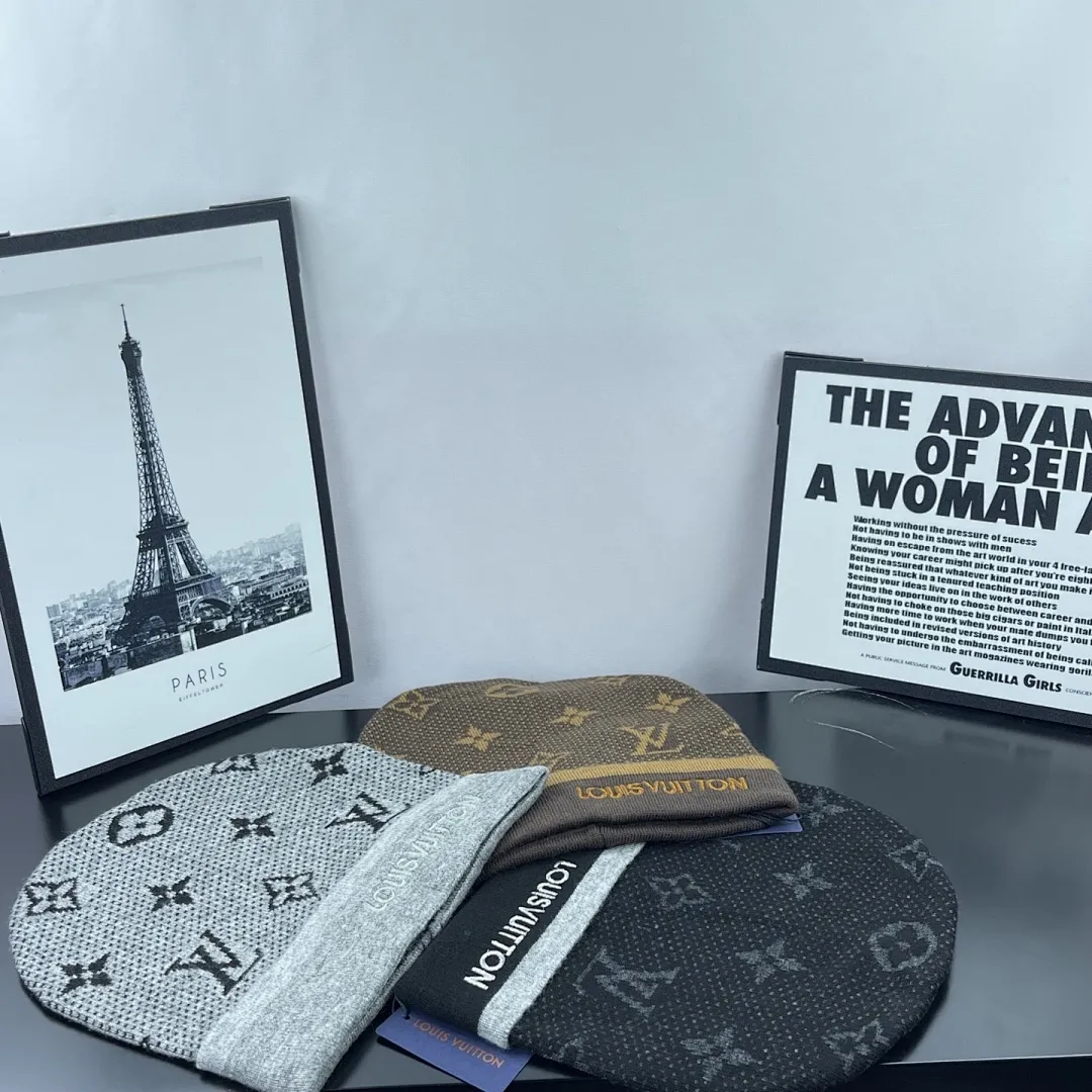 L家 【羊毛套装帽子-帽子➕围巾】经典套装帽子!成分:70%羊毛➕30%兔毛。