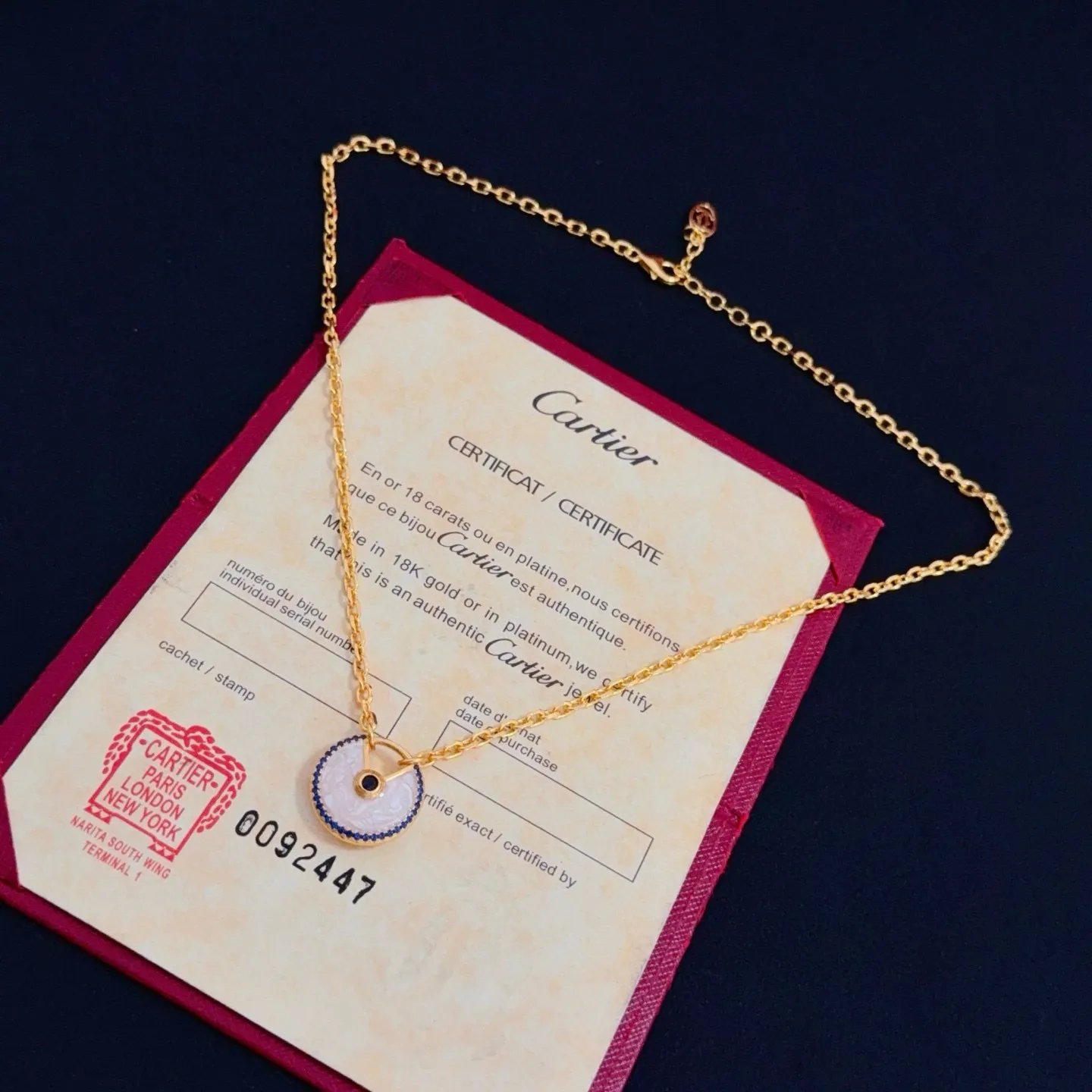 P105 卡地亚镶钻项链 高端定制版本 镶嵌钻工艺 V金材质 经典而时尚风格 用凌厉线条重构爱情美学!打破常规,镶嵌钻设计反而成就高级感天花板——无需浮华堆砌,爱本应纯粹如初 卡地亚受众多明星网红的爱戴 豹子系列手镯 绝对是永恒经典 而且男女不限 年龄不限 !戴上它你就是焦点!