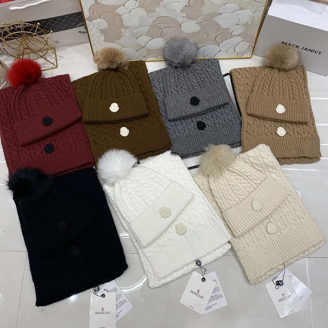 Moncler 两件套 羊绒针织帽搭配狐狸毛球+围巾🧣
