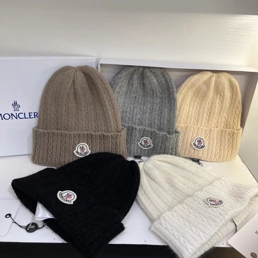 MONCLER 兔毛麻花针织帽