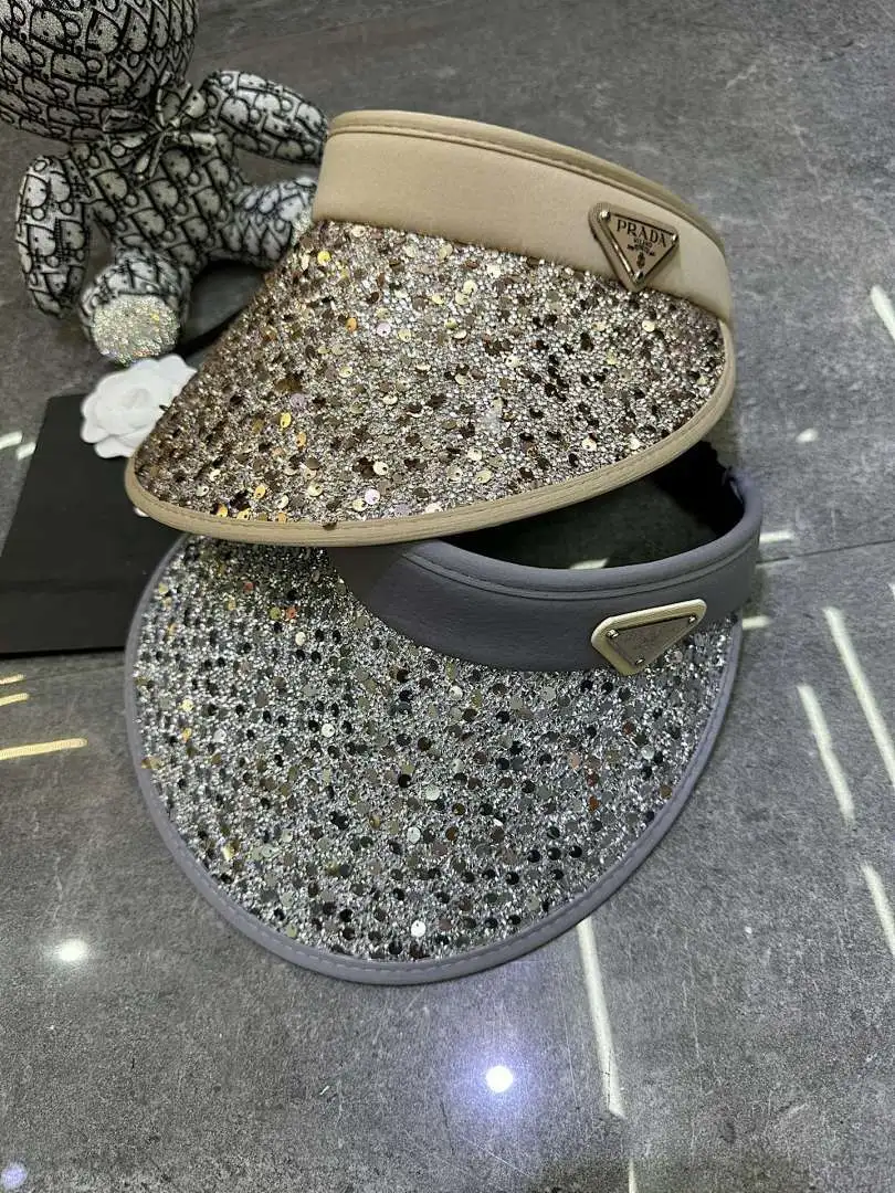 普拉达爆款亮片空顶帽