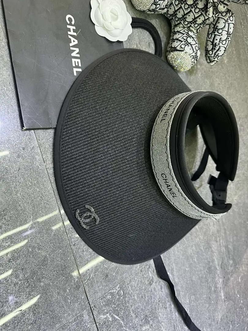 香奈儿爆款空顶帽👒👒超大檐黑胶防晒设计.带防风绳🔥🔥🔥