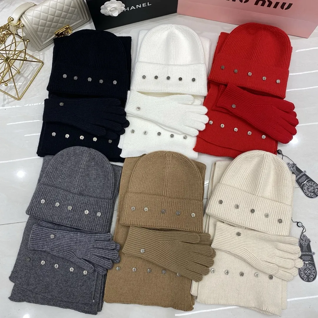 克罗心 三件套 羊绒针织帽+围巾🧣+手套🧤