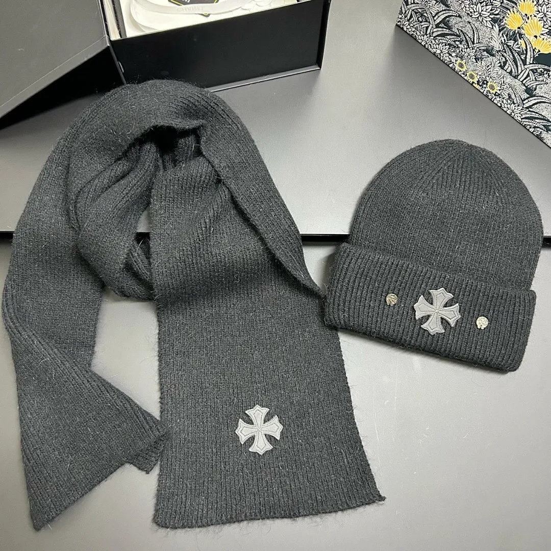 克罗❤️ 兔毛 冷帽+围巾套装