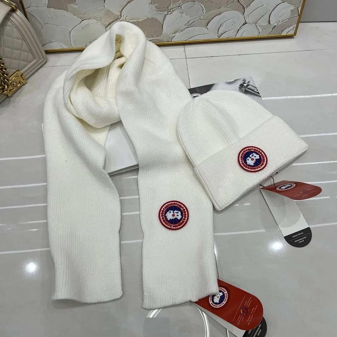 Canada Goose加拿大鹅 羊绒针织帽+围巾🧣