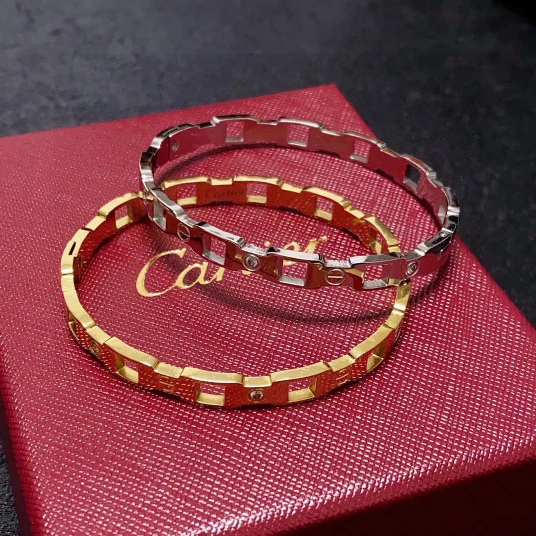 &yen;50 👑Cartier 卡地亚官网最新发布 👉🏻火爆窄版细款手镯💥进口精工保色18k💯高端定制👈🏻🙈🙈🙈顶级工艺 专柜logo刻字清晰 360度无死角！😘全新的窄版设计 更显精致～如此美物 你必须拥有💋超级显白👍