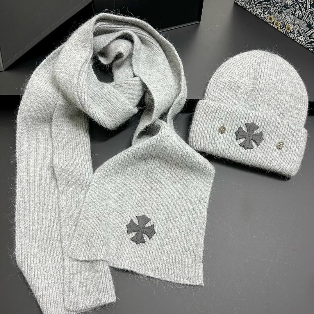 克罗❤️ 兔毛 冷帽+围巾套装