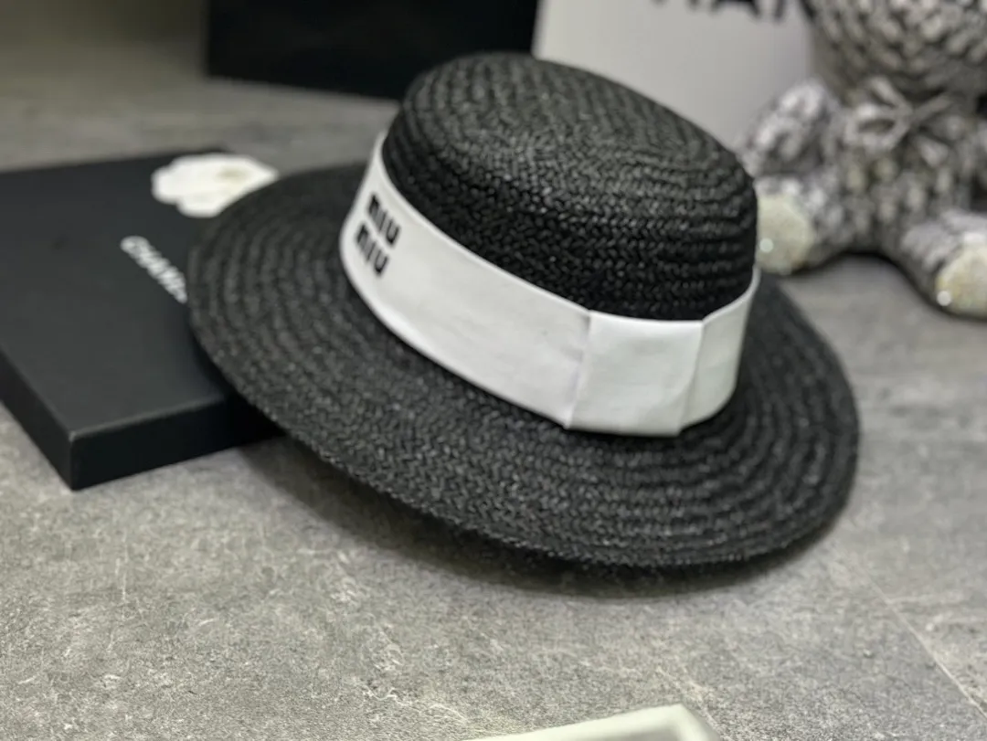 Miumiu 拉菲草平顶帽