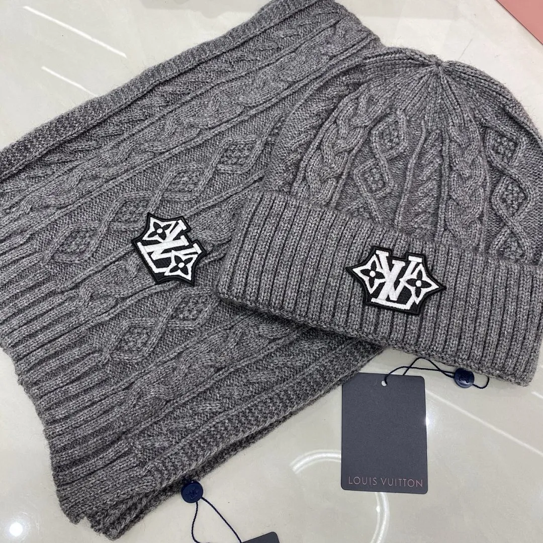 Lv 羊绒套装：围巾🧣/羊绒针织帽