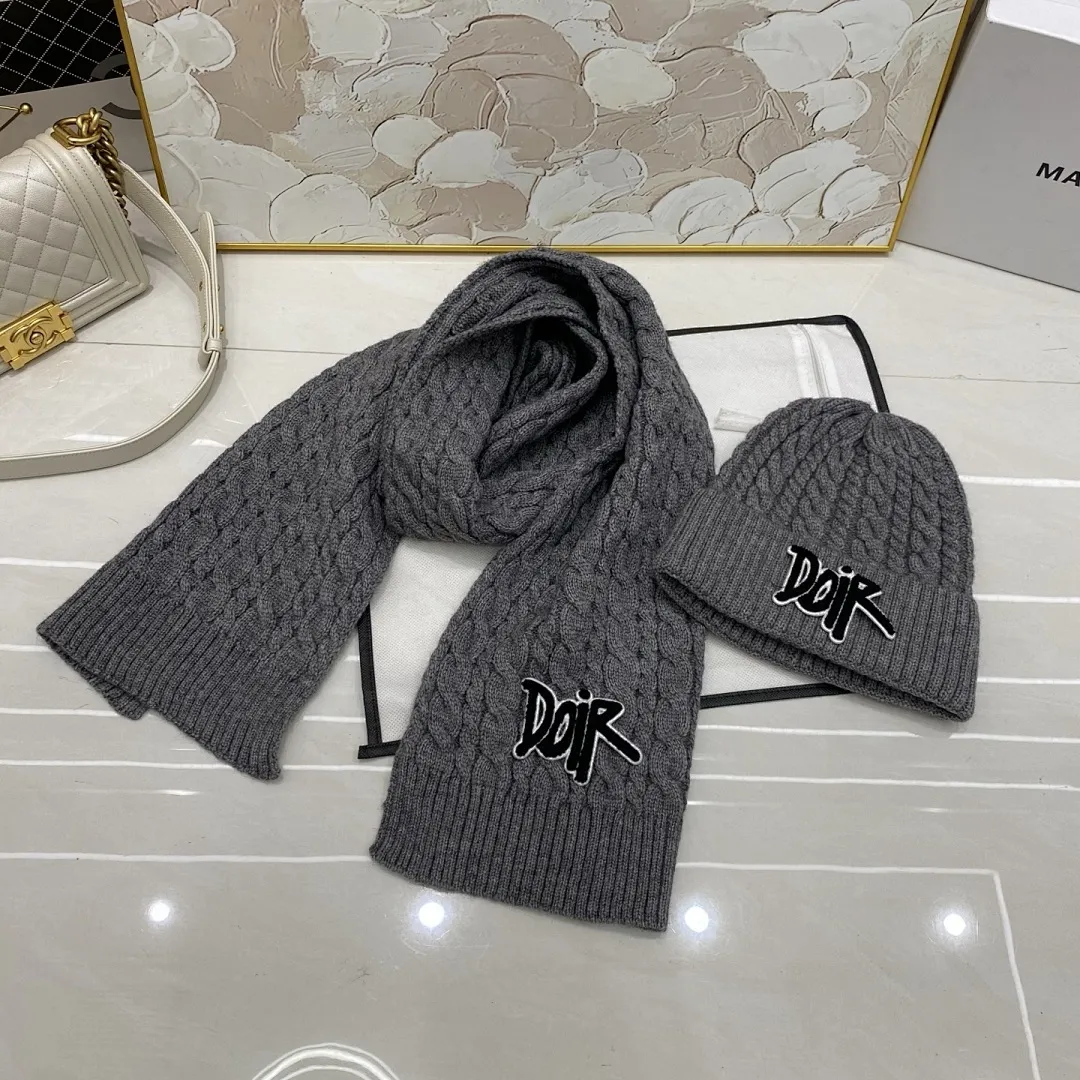 Dior迪奥 麻花羊绒针织帽+围巾🧣