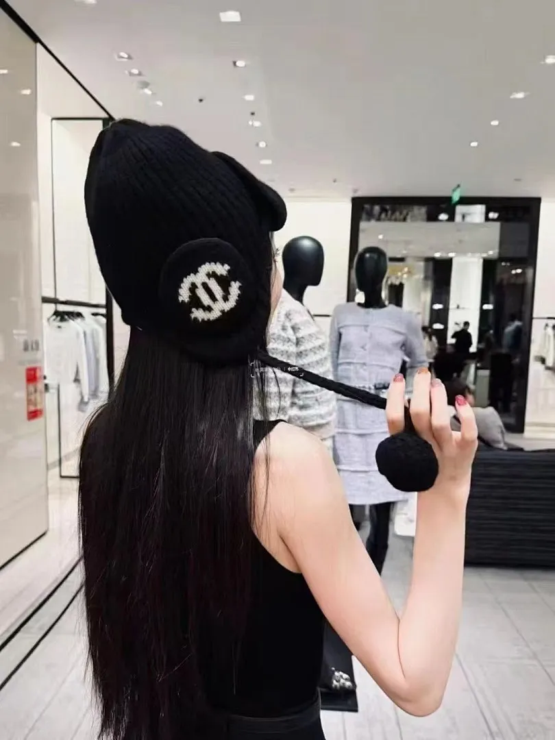 🆕出货出货 ❄️25小香秋冬新款珍珠护耳帽 ✨爆款超级百搭 🔥秋冬必备单品齐色出货 🛒白色 黑色
