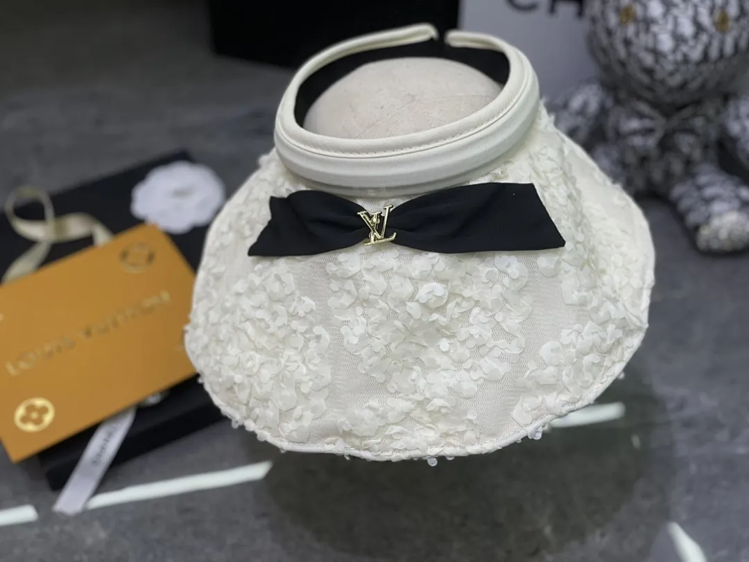 Lv 蝴蝶结蕾丝空顶帽