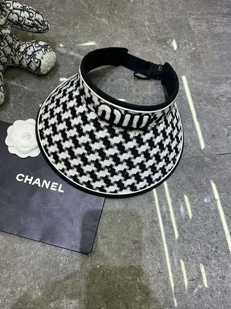 Miumiu 爆款空顶帽🔥🔥