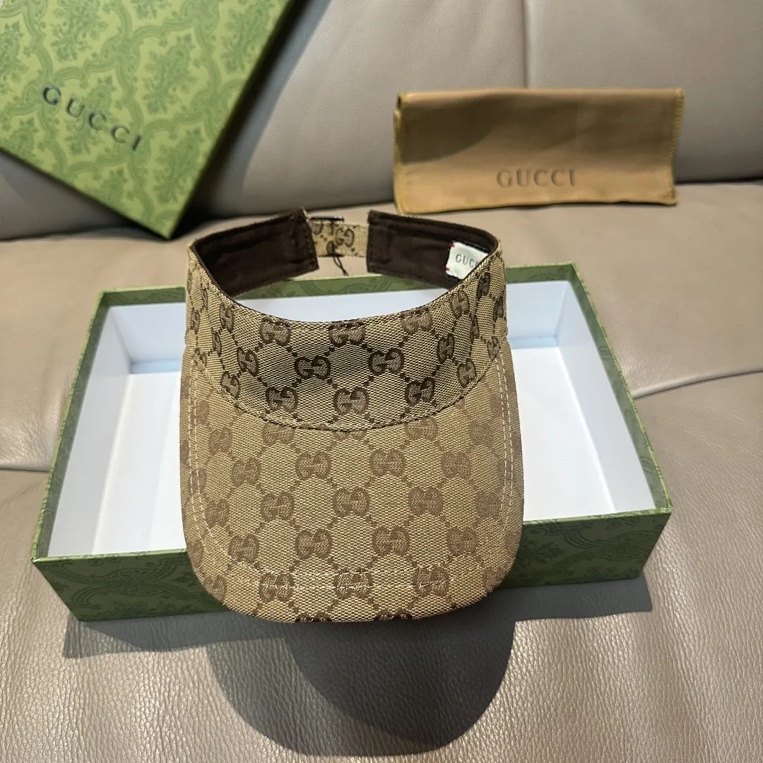 原单版本出货！ Gucci(古奇)最新原单宽版织带空顶帽。专柜1:1开模订制，最高版本，原版帆布料，轻盈透气！实物拍摄，四季百搭男女适用，基础头围56，贴片可调节。