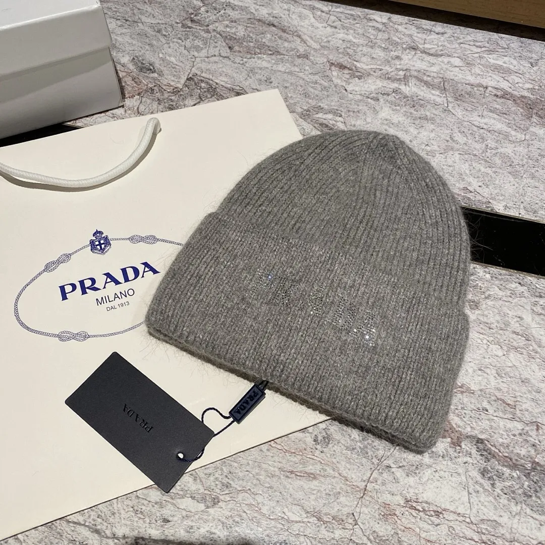 PRADA 兔毛针织帽