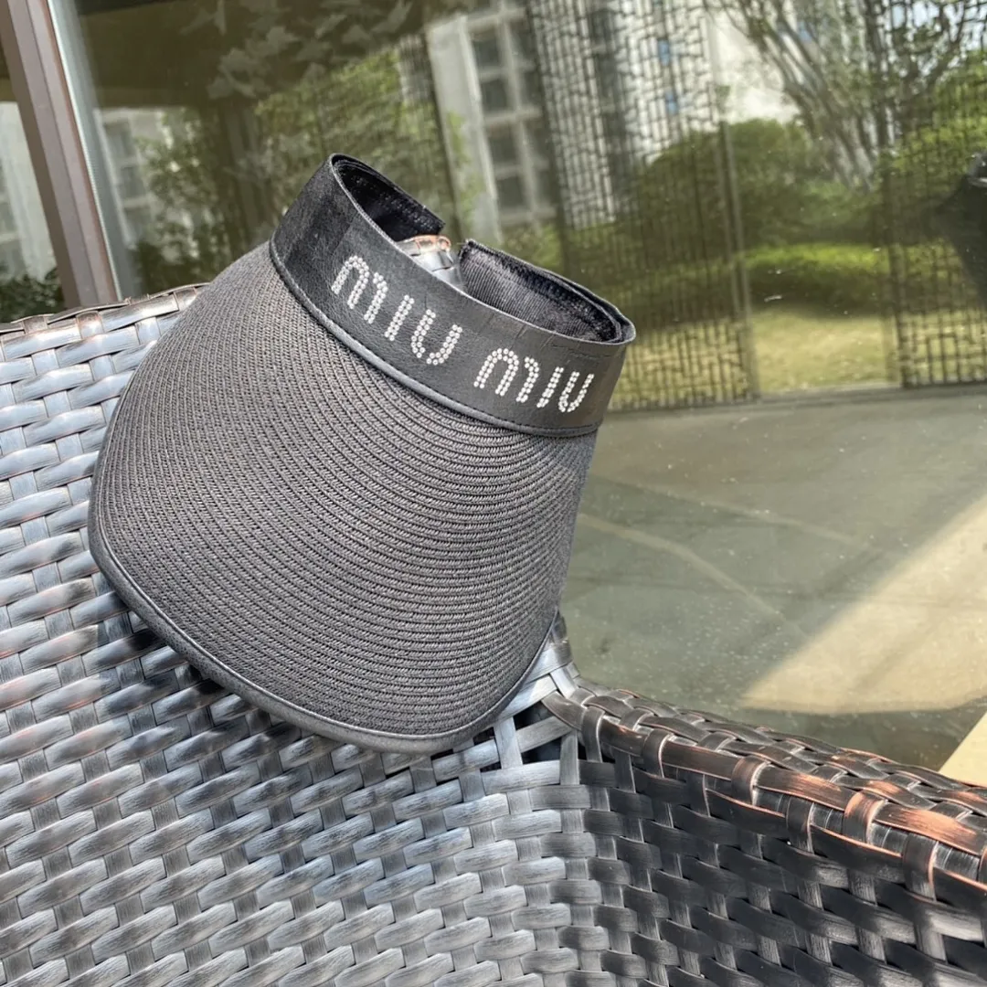 MiuMiu 新款空顶帽