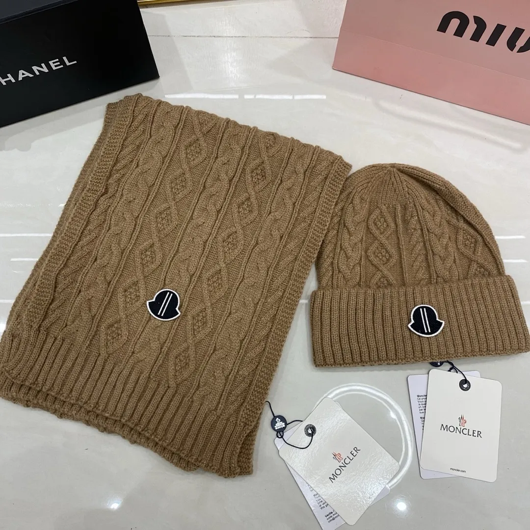 Moncler羊绒套装：围巾🧣/羊绒针织帽