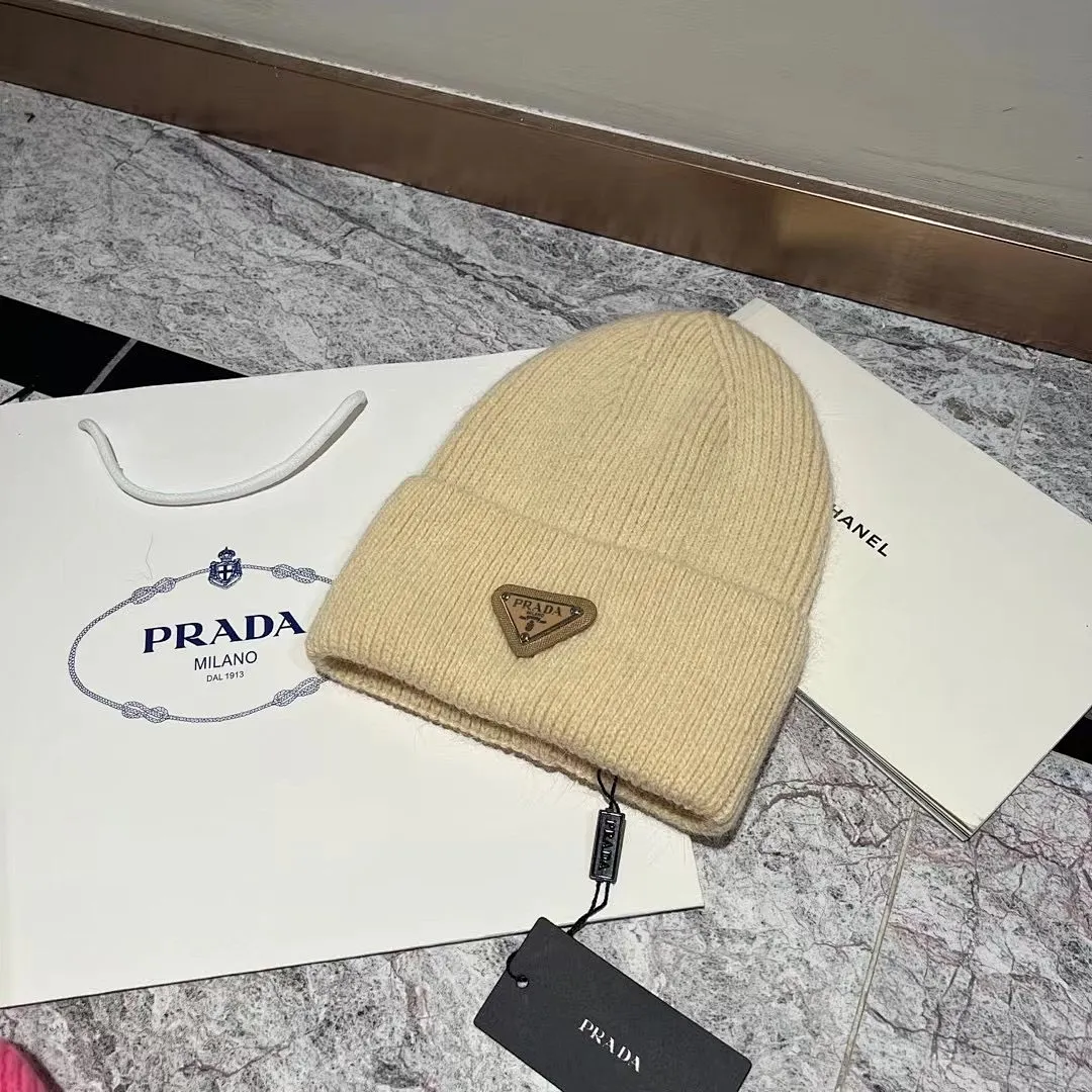 PRADA 兔毛针织帽